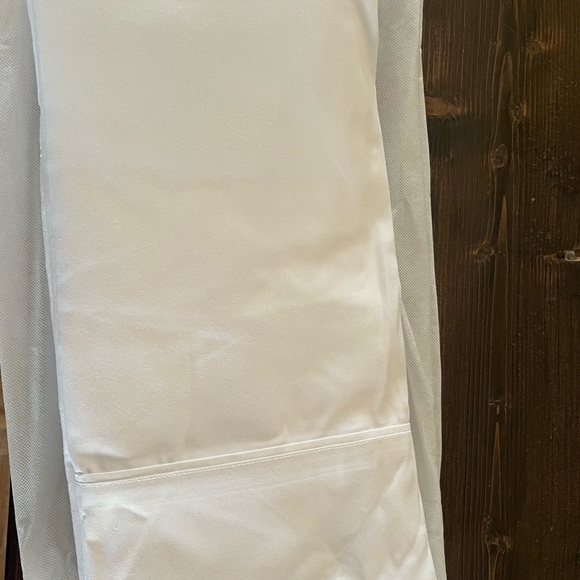 Queen sheet set. - Picture 3 of 8